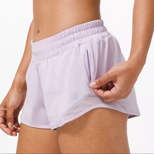HOTTY HOT SHORTS (2.5) lululemon